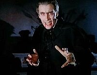 Er tauchte auf wie aus dem unberühbaren Nichts. Und wir versanken im finsteren Seufzer. Dracula! (c) Universal Filmverleih