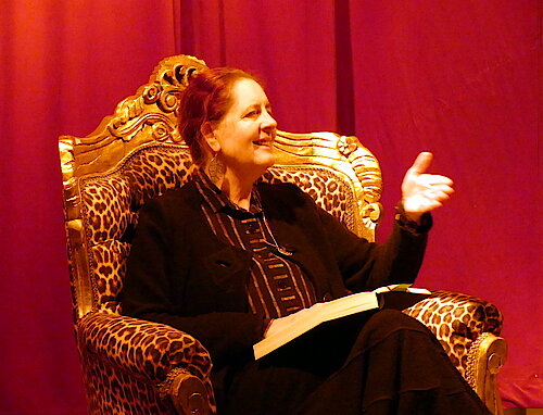 Amandara während einer Lesung in der Kulturbremse im Oktober 2021