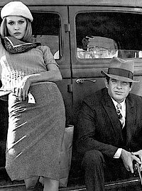Faye Dunaway und Warren Beatty in den Rollen des schwer verliebt und bewaffneten Gangster-Paares (c) Warner Bros.