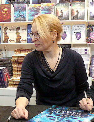 Mara Lang auf der Leipziger Buchmesse 2018
