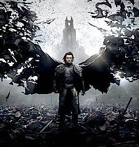 Beeindruckende Pose: Dracula (Luke Evans) mit klassischem Gefolge (c) Universal Pictures International