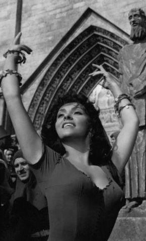 Gina Lollobrigida spielt Quasimodos Herzdame in rassiger Vollendung 1957 (c) Constantin Film