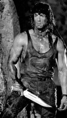 Rambo forever: Und die Finger zucken, wenn das Messer locker sitzt. (c) Scotia International Filmverleih